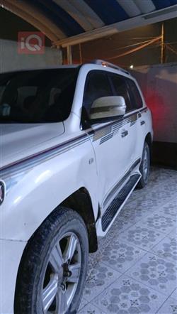 تۆیۆتا لاند کروزەر